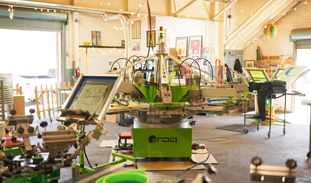 Tam Otomatik Serigrafi Baskı Makinesi: Çalışma Prensibi, Özellikleri ve Bakımı